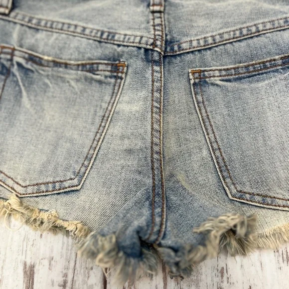 Free People High Waisted Denim Shorts Light Wash Distressed Size 24 NWOT - Picture 11 of 16